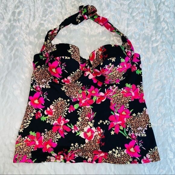 Victoria Secrets  lined and padded halter swim top - Picture 1 of 8